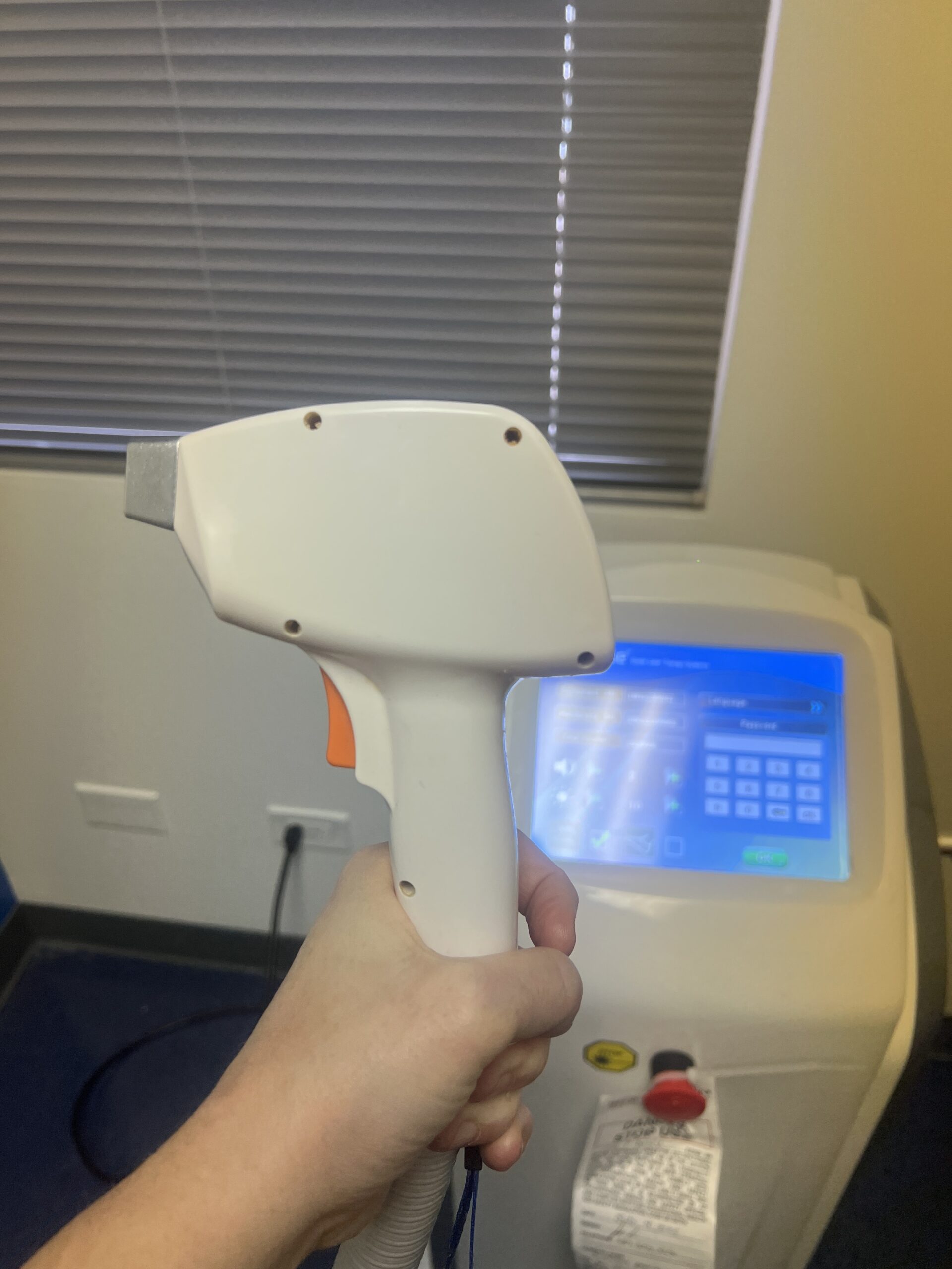 2022 Sincoheren Razorlase Multi-Wavelength 755nm Alexandrite (Skin Types I–III), 808nm Diode (Skin Types I–V) & 1064nm Diode (Skin Types IV–VI) Diode Laser for Hair Removal - NO CONSUMABLES REQUIRED - Free Shipping & Warranty Included (jp/mor) - Image 8