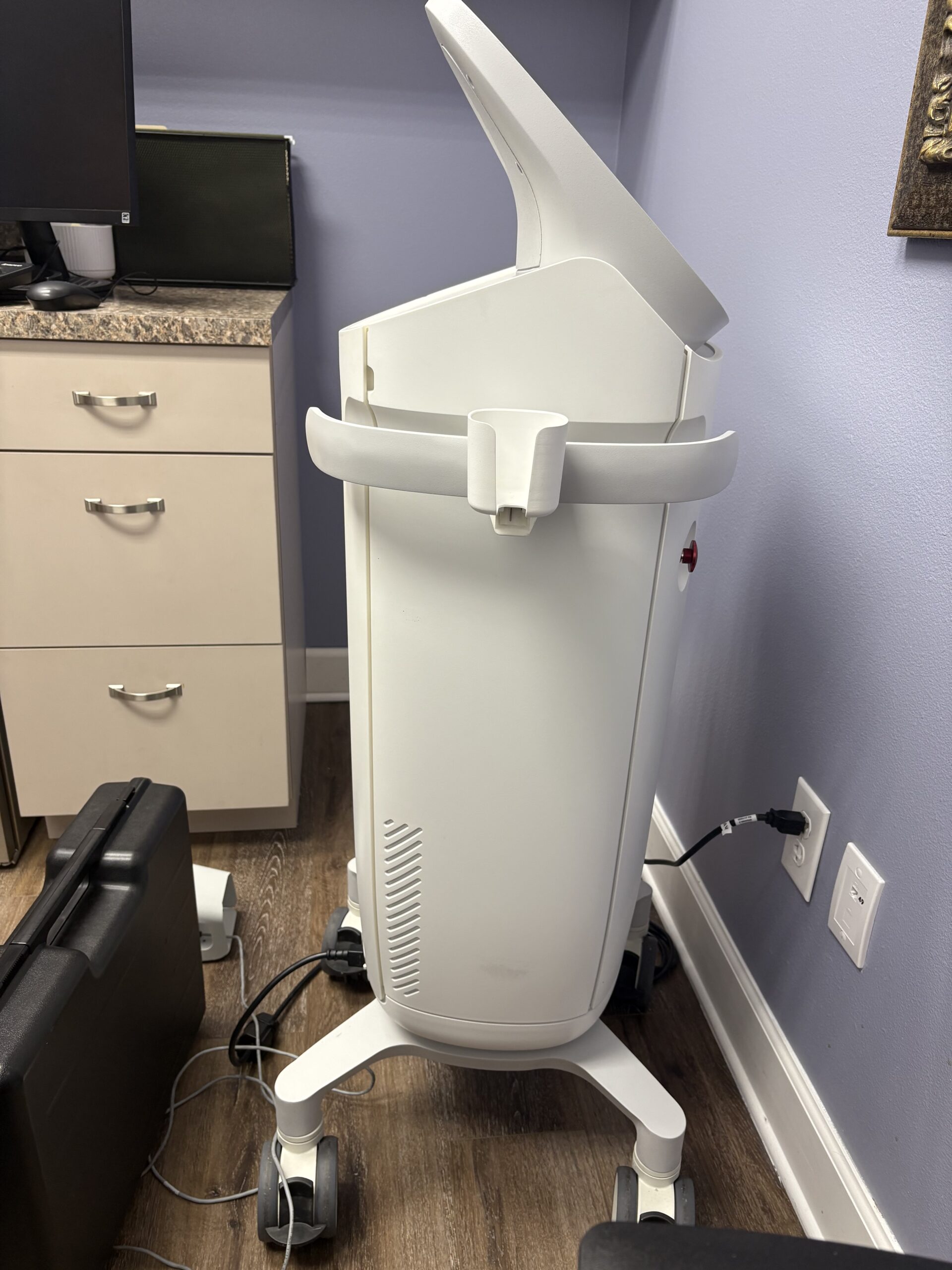 2022 Sofwave Medical Sofwave Non-Invasive Ultrasound Skin Tightening, Acne Scars & Wrinkle Reduction - Includes Consumable Purchasing Support - Free Shipping & Warranty (jp/mer)s - Image 3