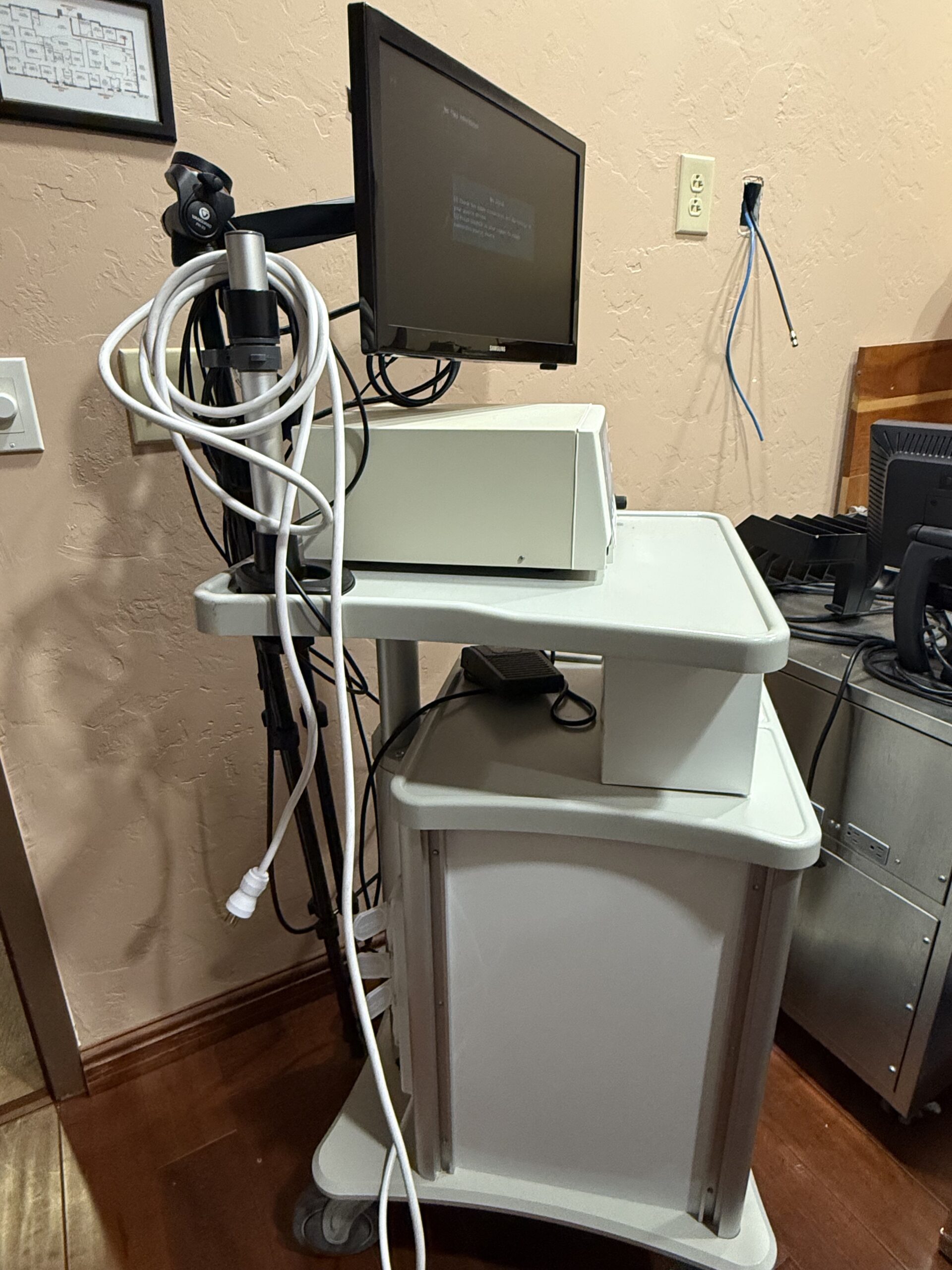 2014 Thermi Aesthetics ThermiRF with ThermiTight, ThermiSmooth & Real Time Temperature Monitoring - for Skin Tightening and Wrinkle Reduction - Free Shipping & Warranty - (km/alv) - Image 3