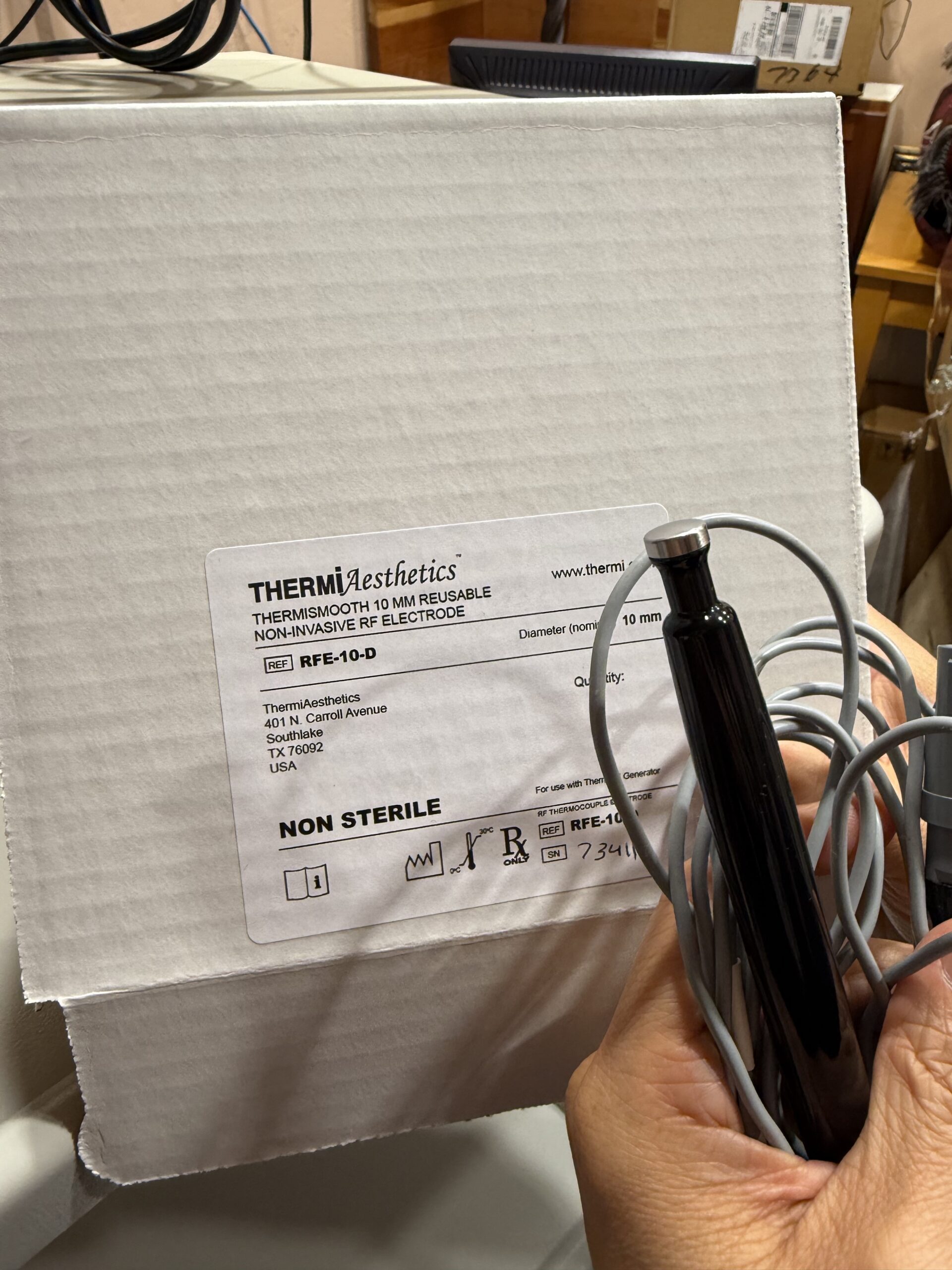 2014 Thermi Aesthetics ThermiRF with ThermiTight, ThermiSmooth & Real Time Temperature Monitoring - for Skin Tightening and Wrinkle Reduction - Free Shipping & Warranty - (km/alv) - Image 8
