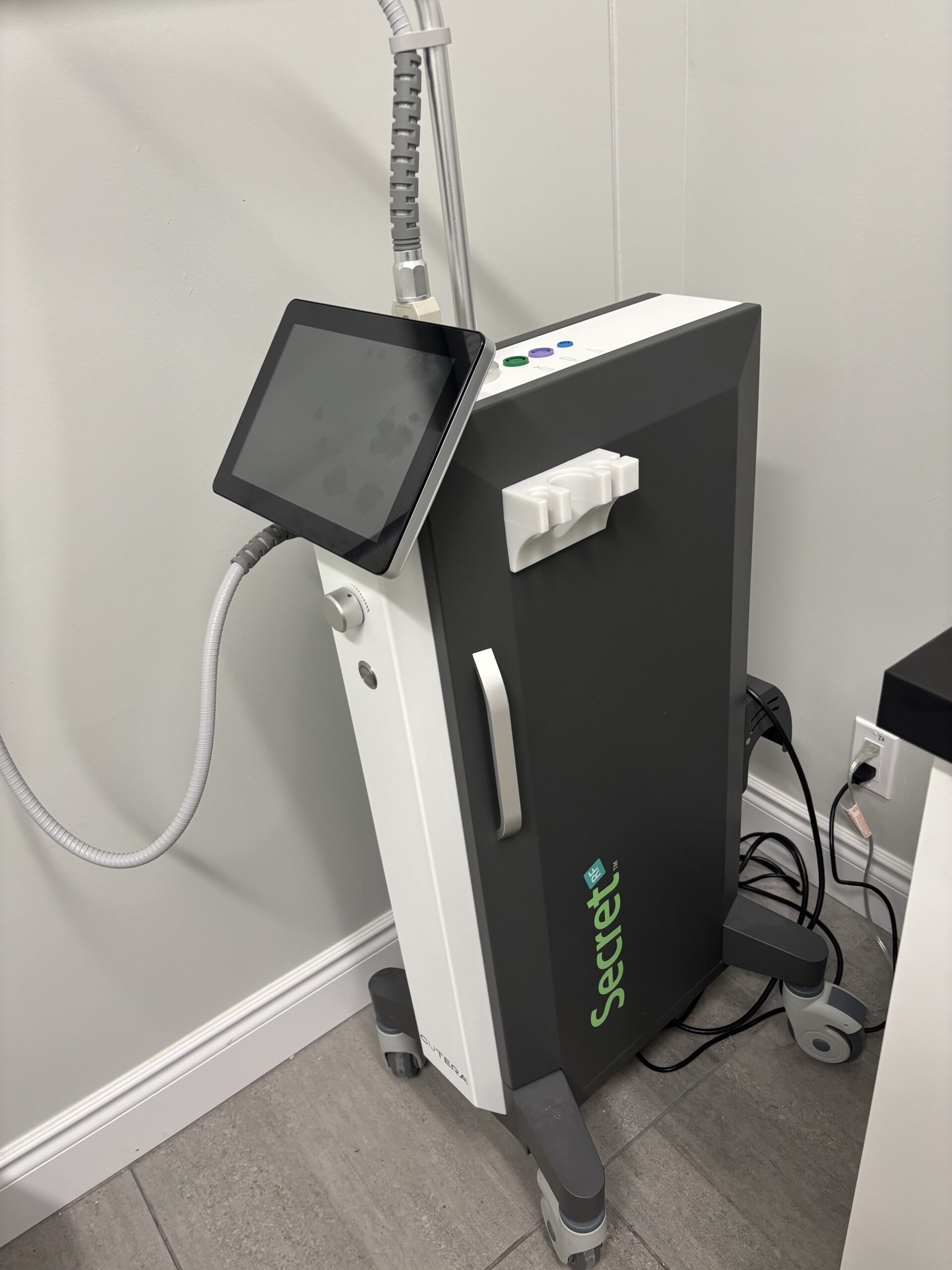 2023 Cutera Secret RF For Sale - Microneedling + Warranty - Image 3