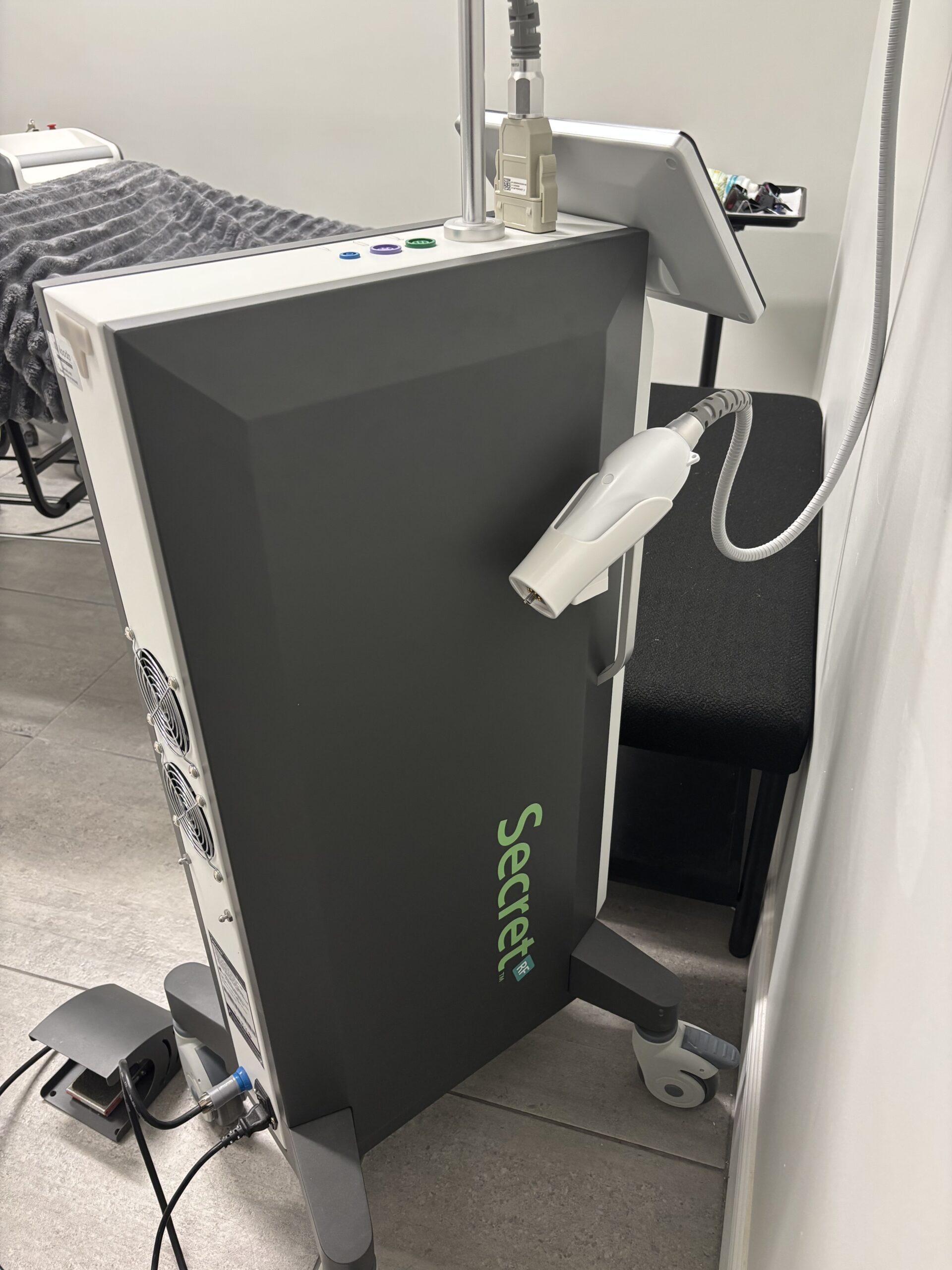 2023 Cutera Secret RF For Sale - Microneedling + Warranty - Image 4
