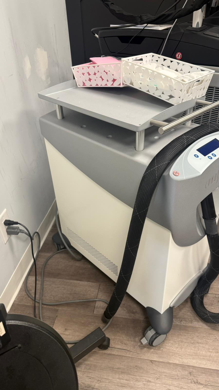 2021 Cynosure Elite IQ with Zimmer Cryo 6 For Sale - Excellent Condition - Image 18