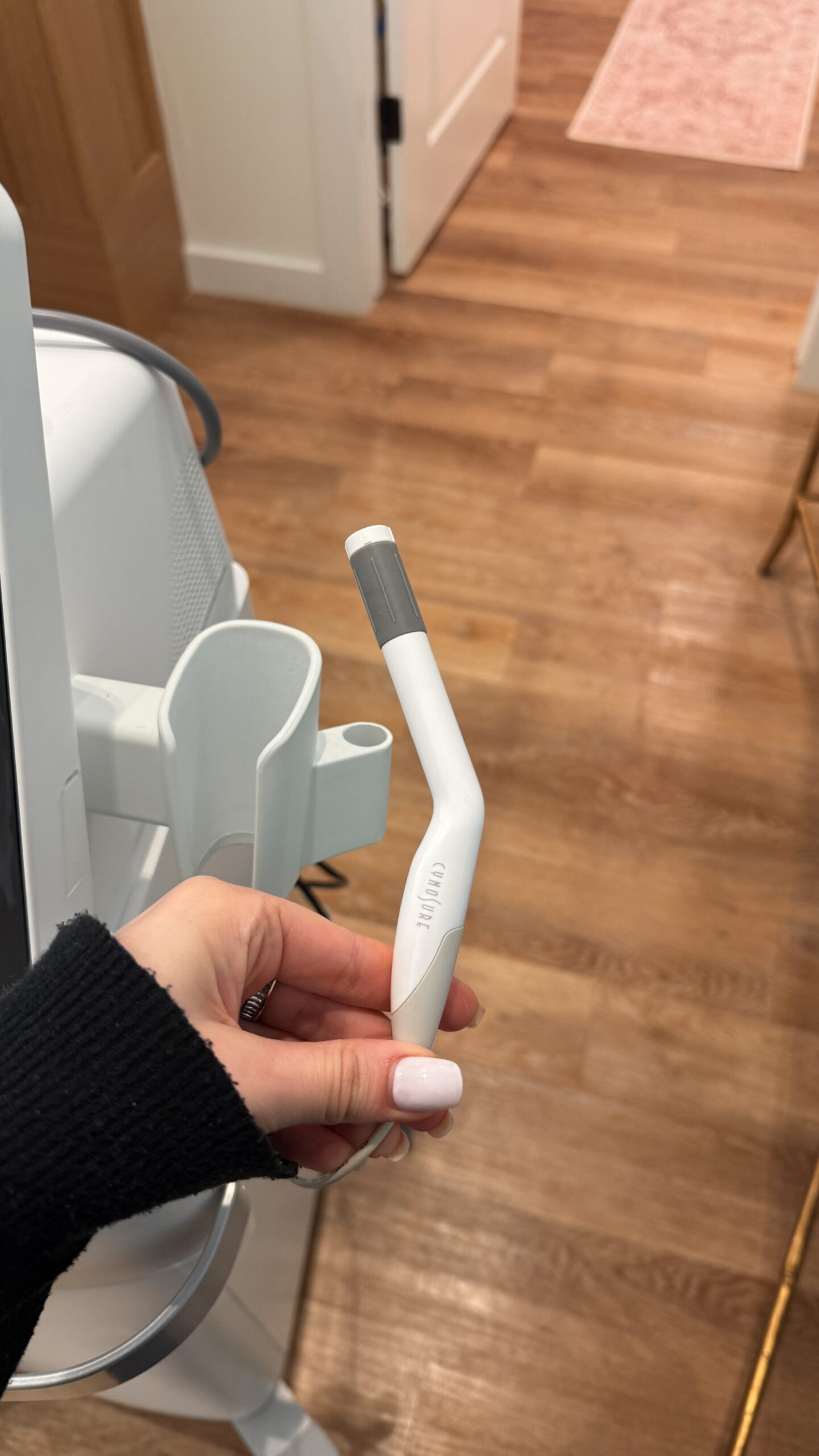 Cynosure Potenza AC handpiece detail facing left