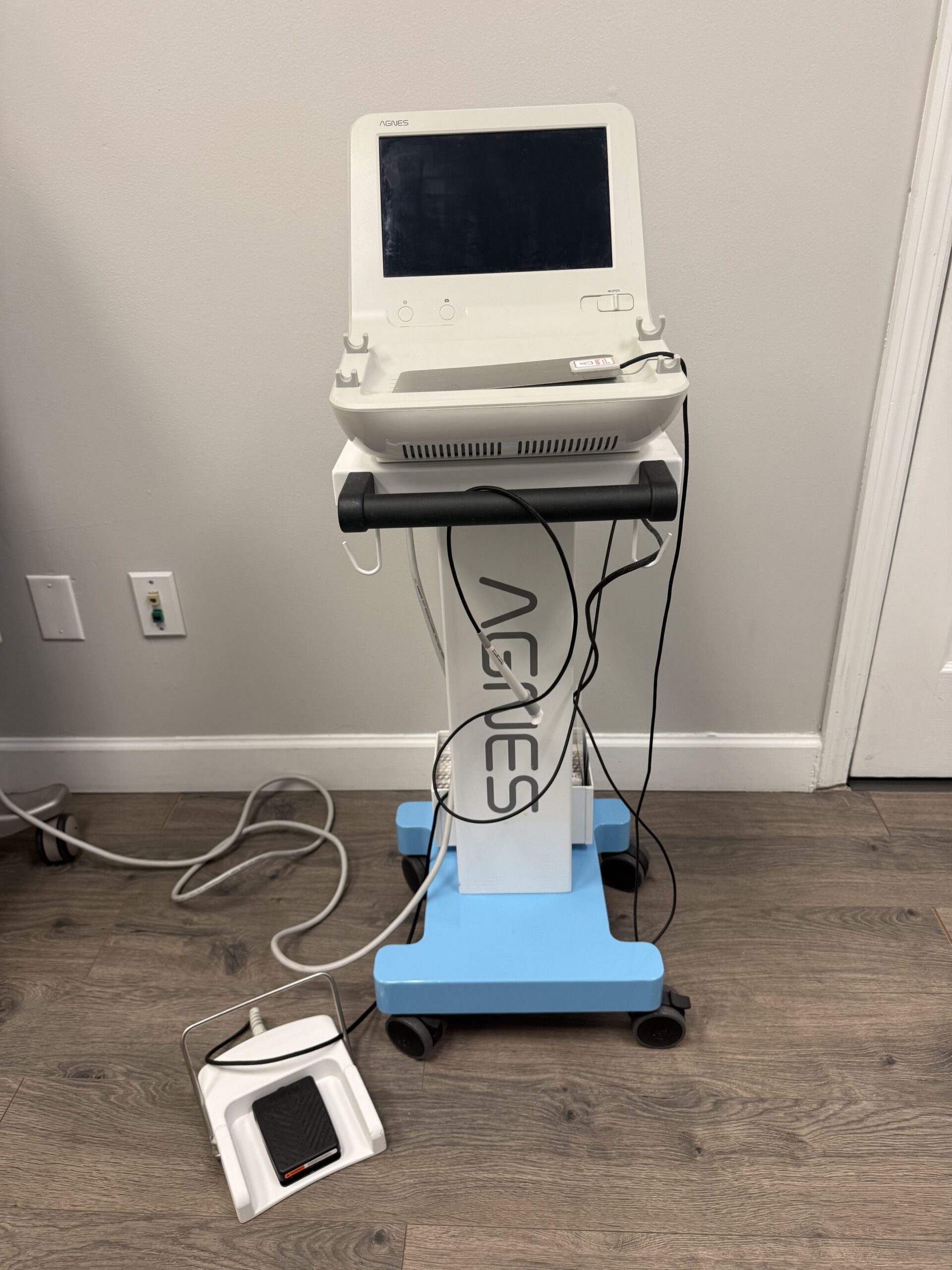 2020 AMP Agnes RF Microneedling full front view powered off
