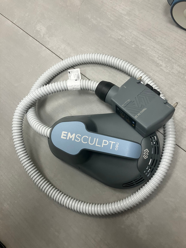Emsculpt Neo large RF paddles overhead view