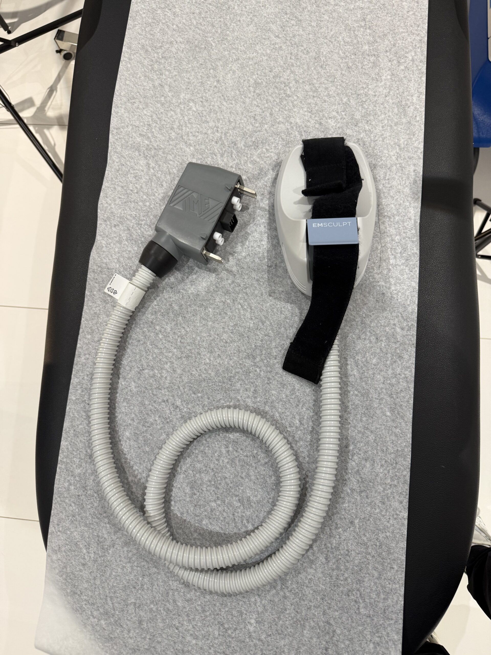 Emsculpt handpiece back view