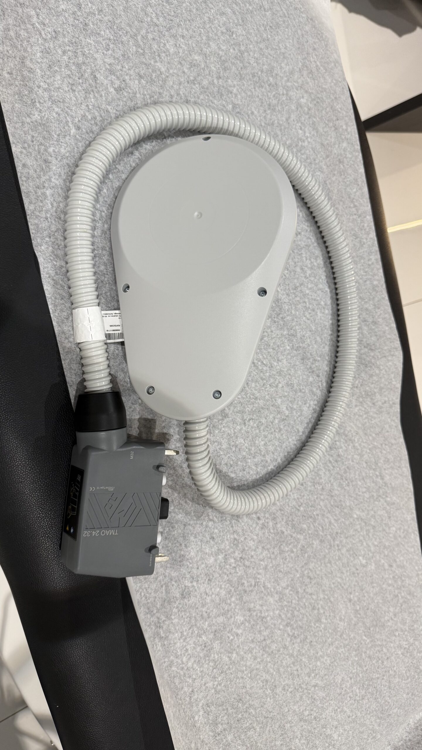 BTL Emsculpt handpiece back view