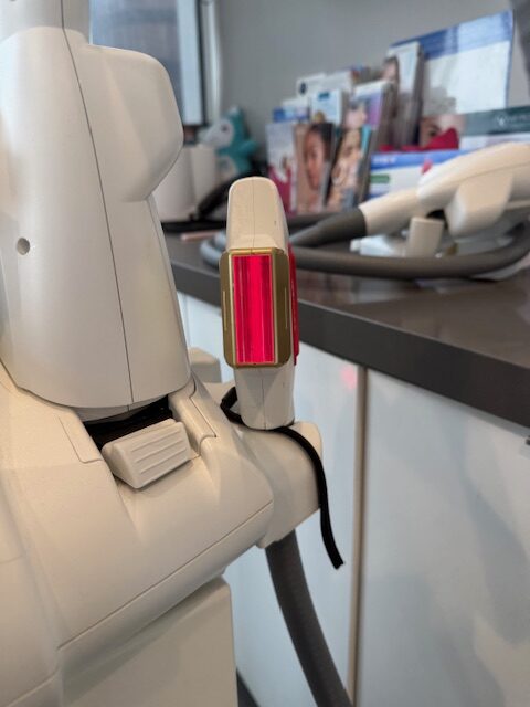 laser handpiece close-up shpwing treatment tip