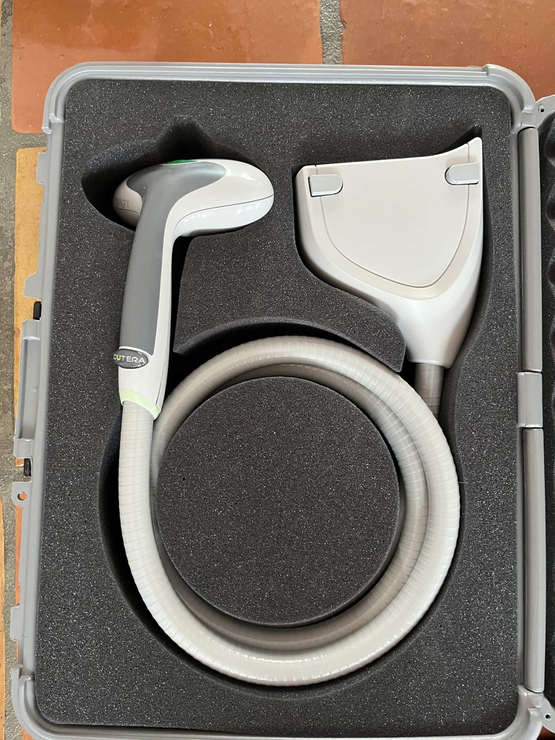 2023 Cutera Xeo + Laser Genesis, Prowave LX & Limelight for Sale - Image 11