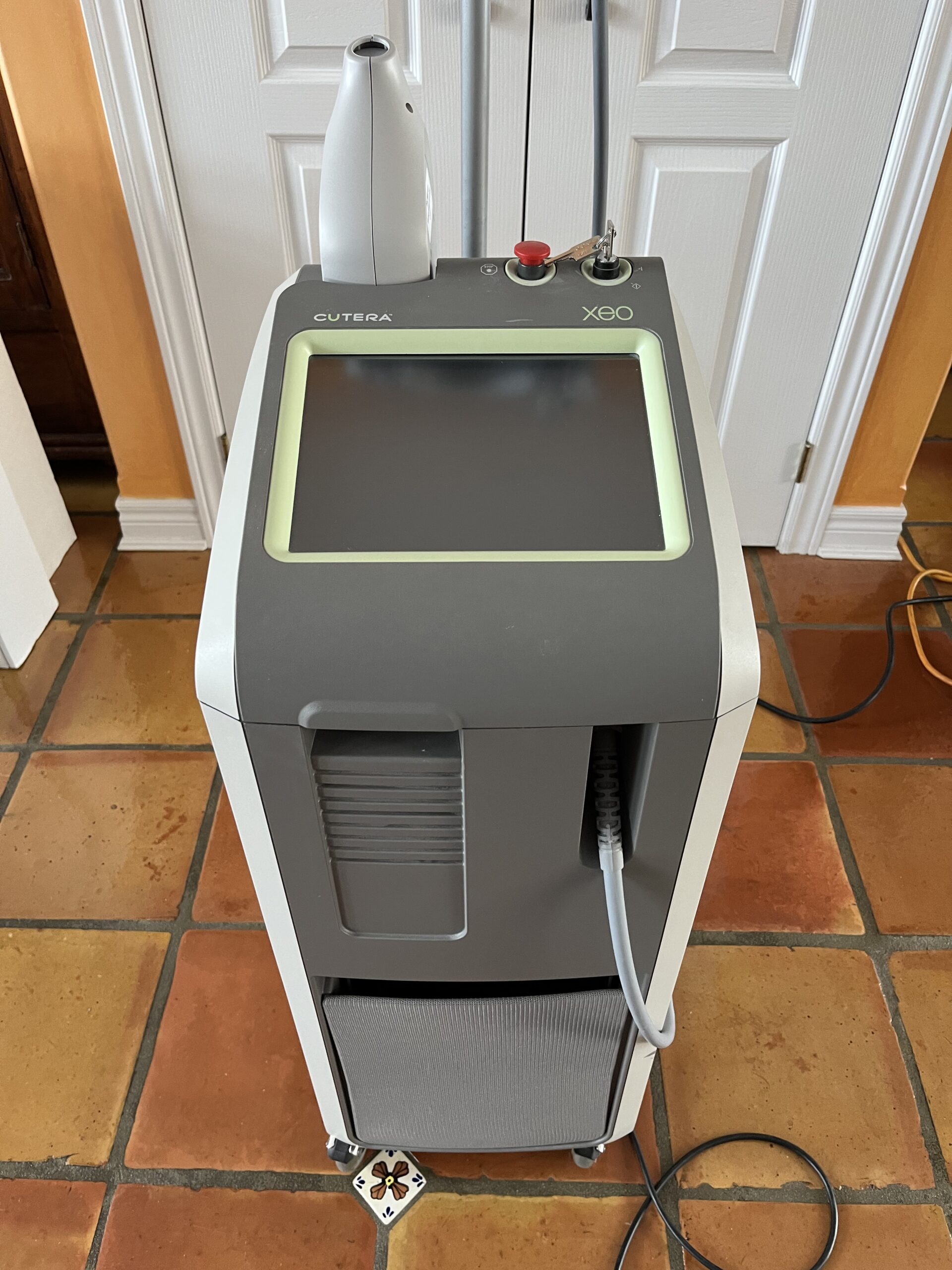 2023 Cutera Xeo + Laser Genesis, Prowave LX & Limelight for Sale - Image 3
