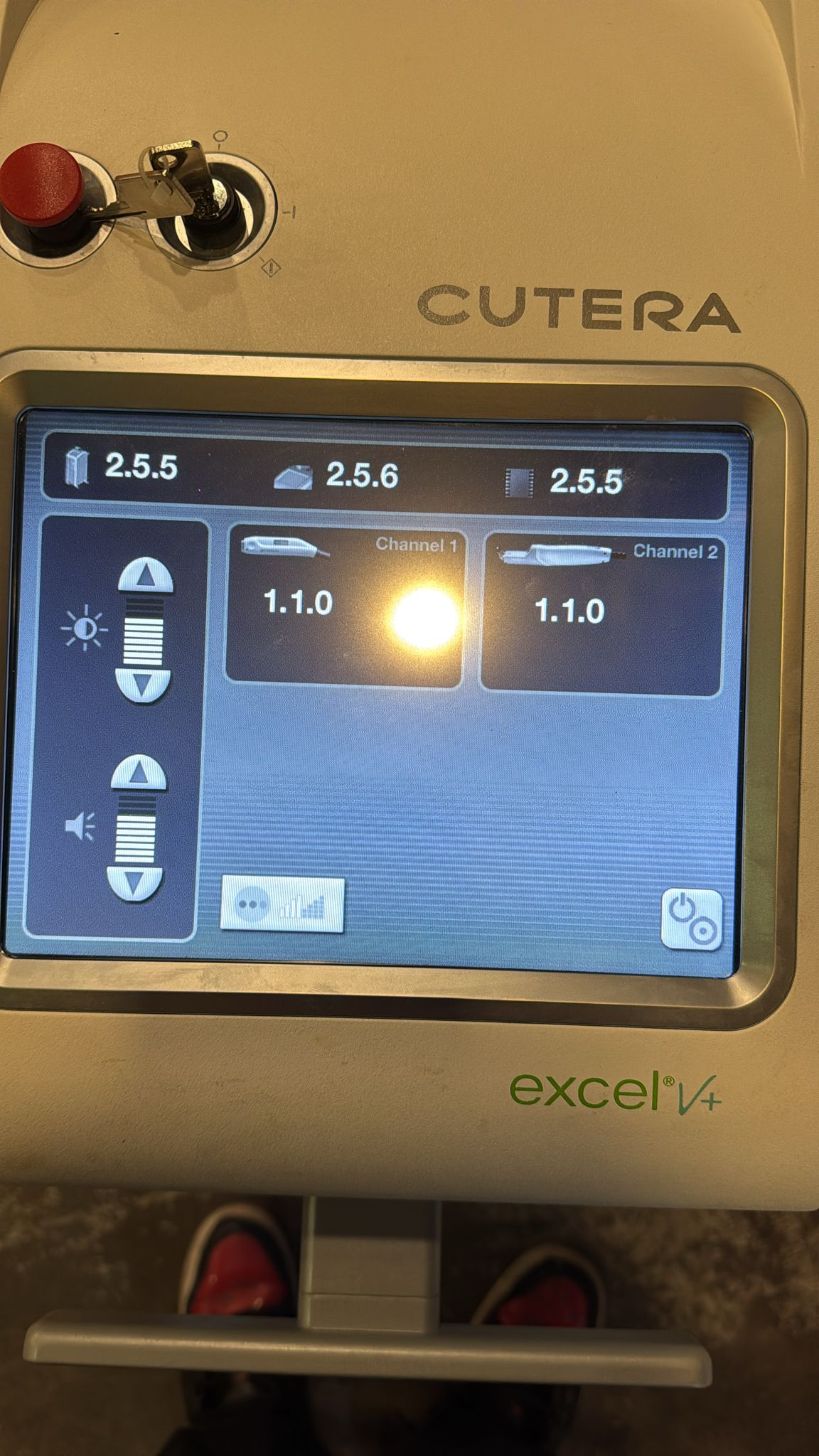 2024 Cutera Excel V Plus - Refurbished - Image 8