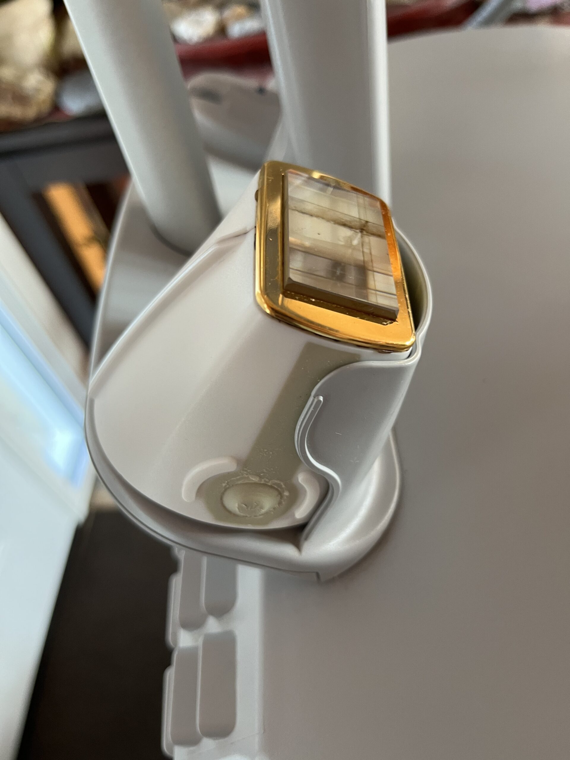 Vectus large handpiece tip angled side view