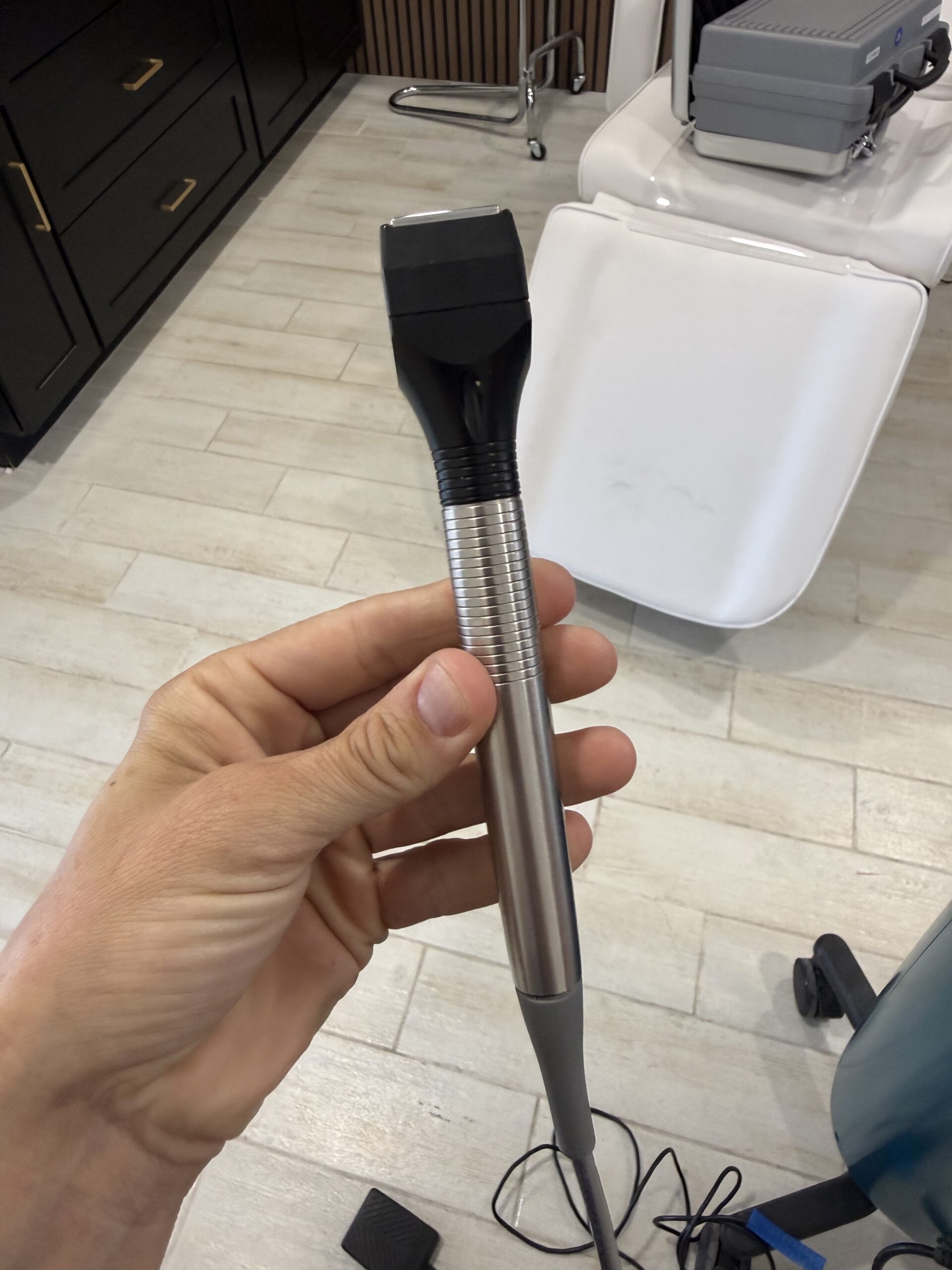 2023 Inmode Define For Sale w/ 4 Applicators - Image 17