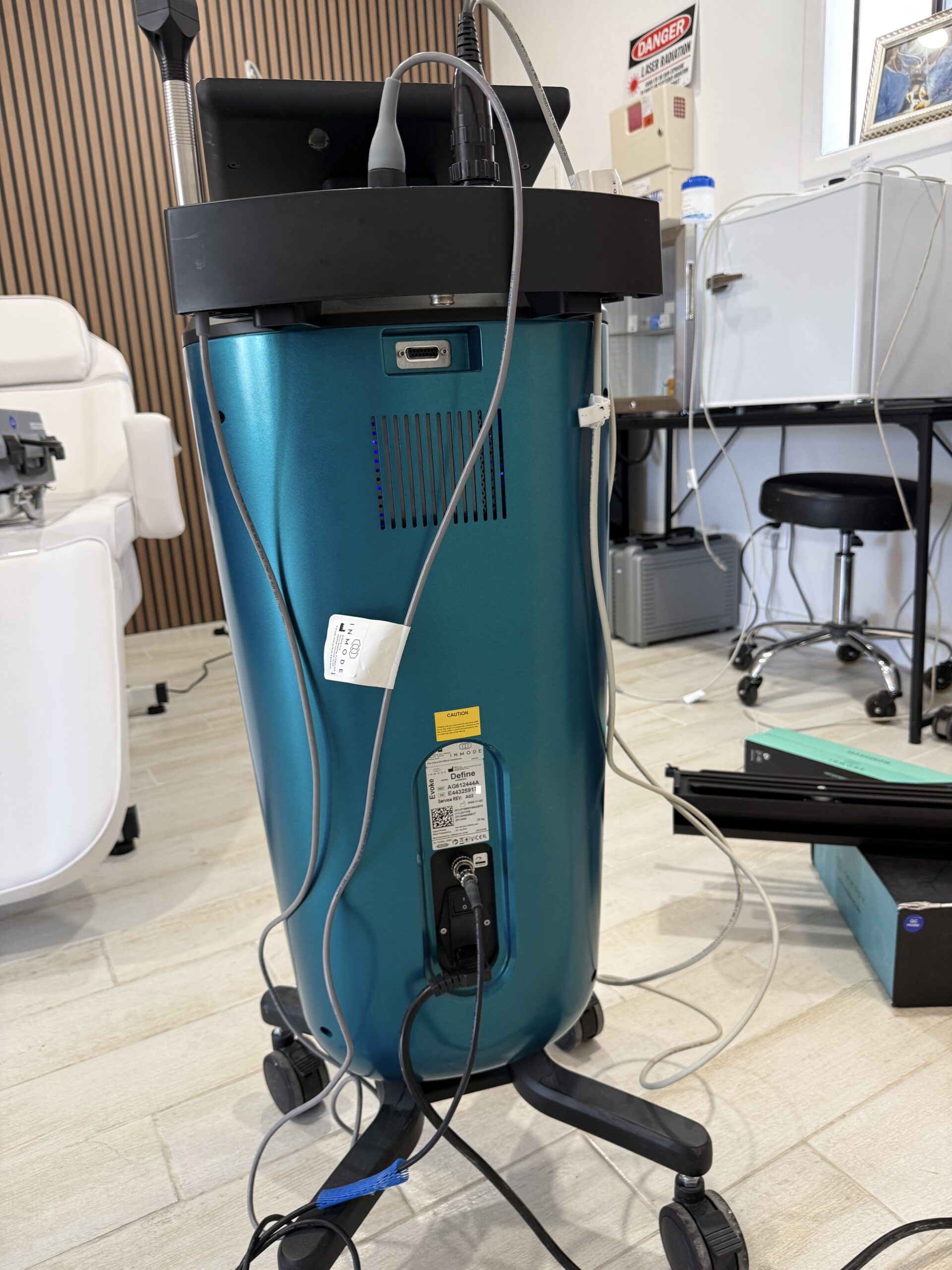 2023 Inmode Define For Sale w/ 4 Applicators - Image 5