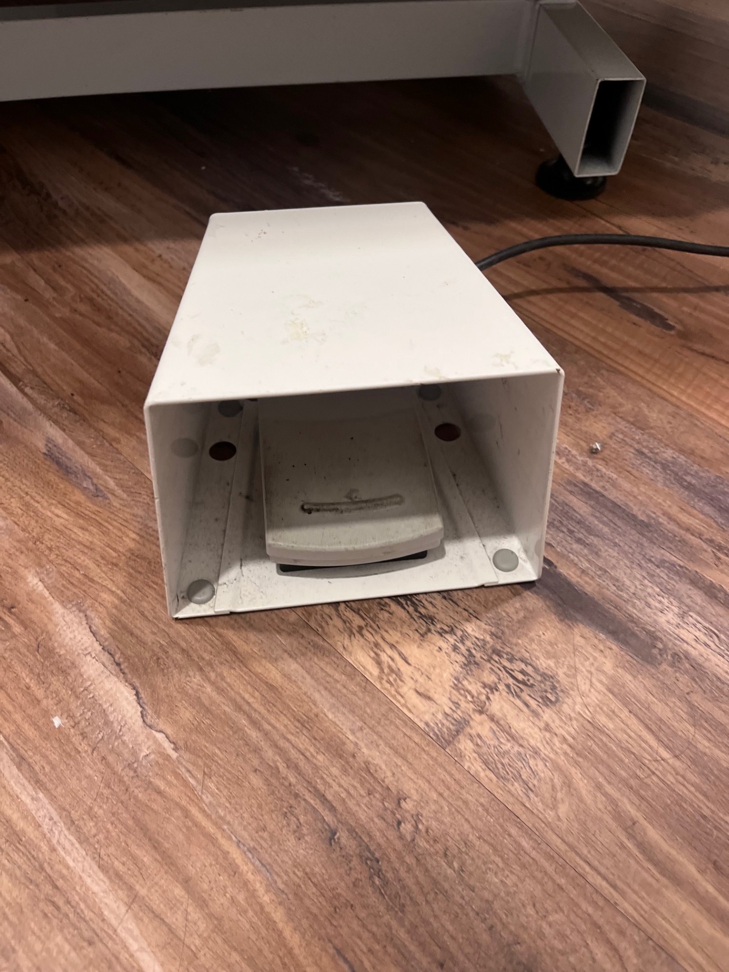 Cartessa Motus AX laser footswitch control pedal