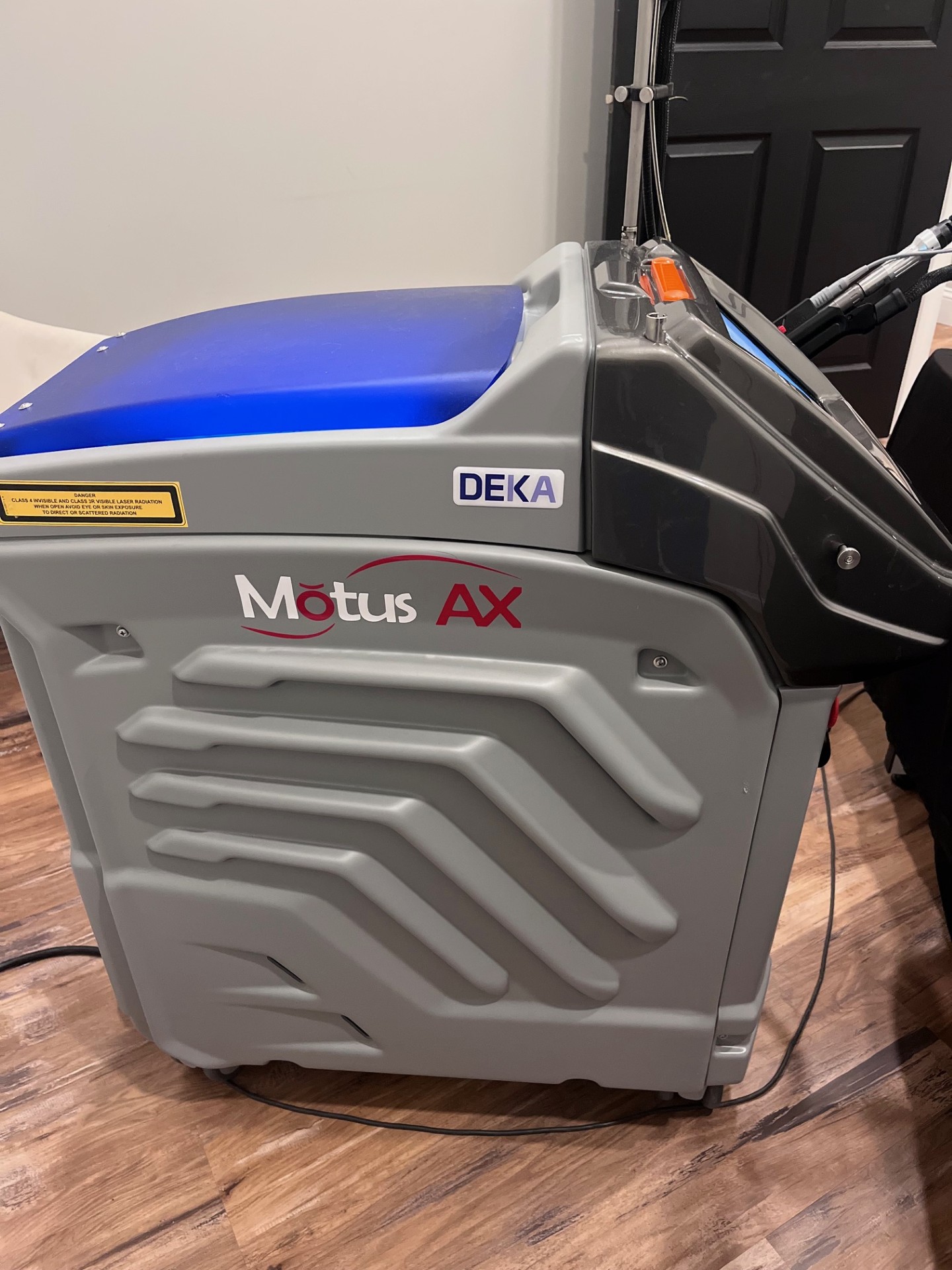 Cartessa Motus AX Alexandrite laser left side view 755nm Moveo system