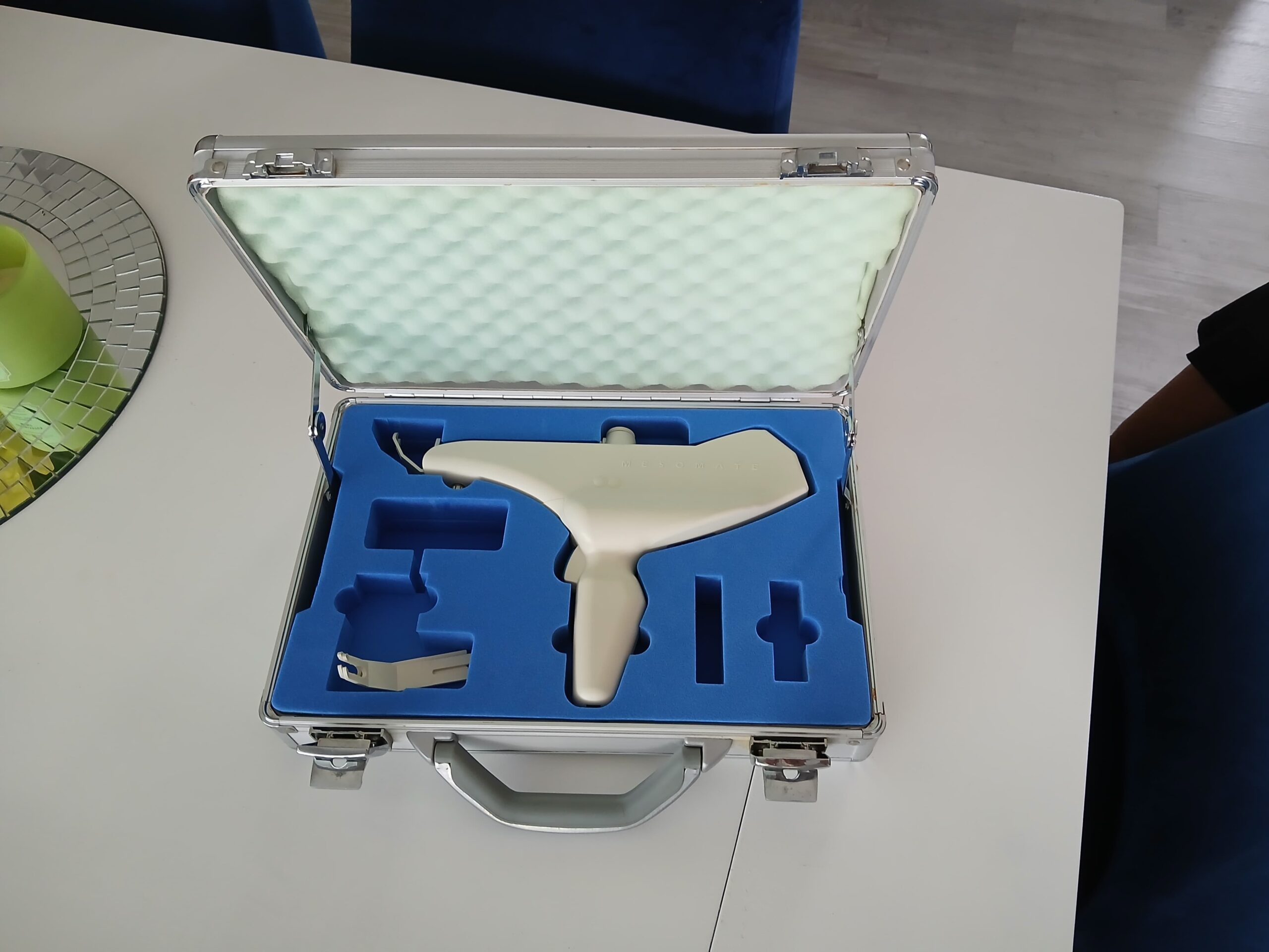 New MesoMate Mesogun in Case Top View