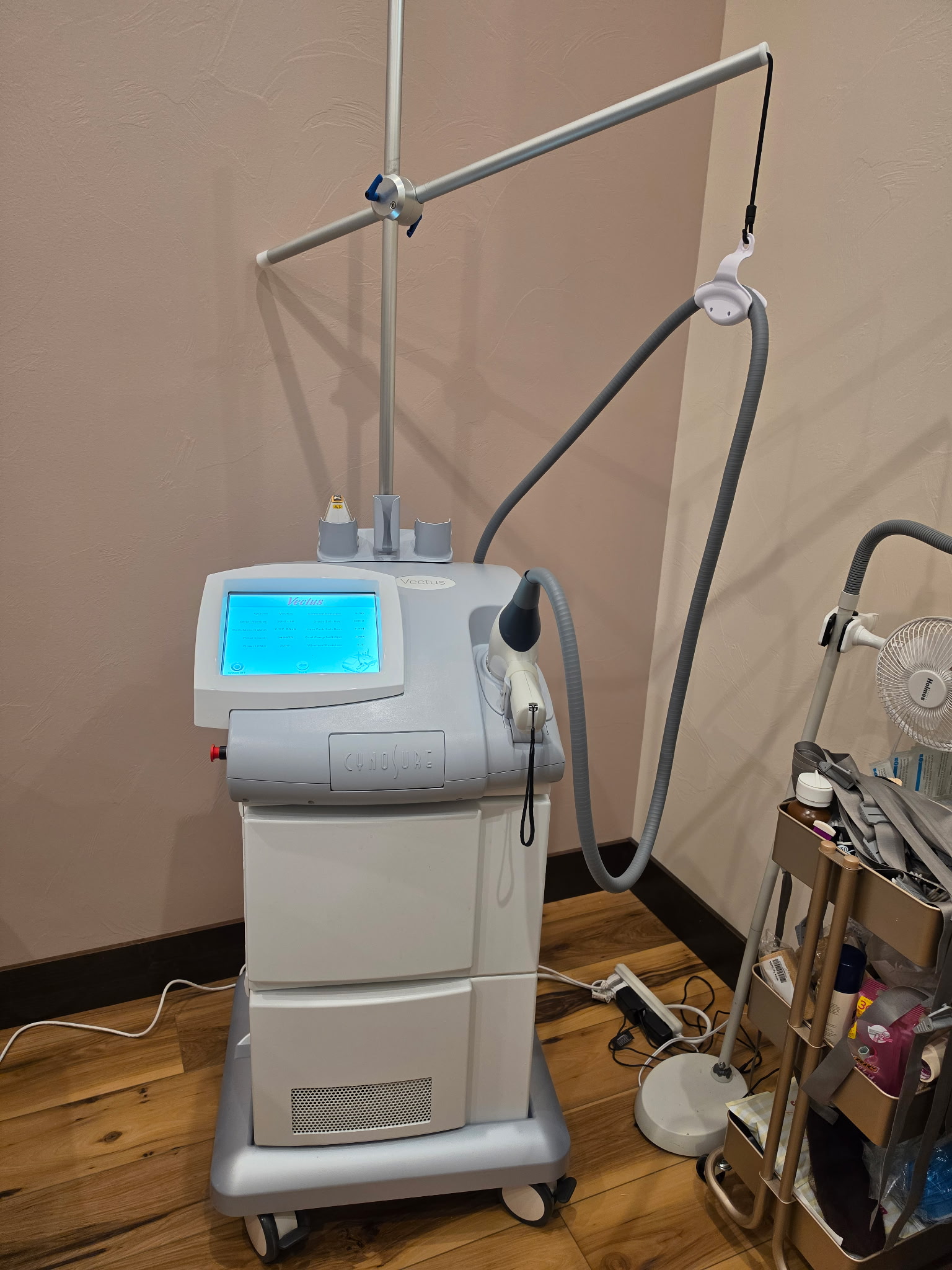 2019 Cynosure Vectus Diode Laser For Sale + New Handpiece - Image 2