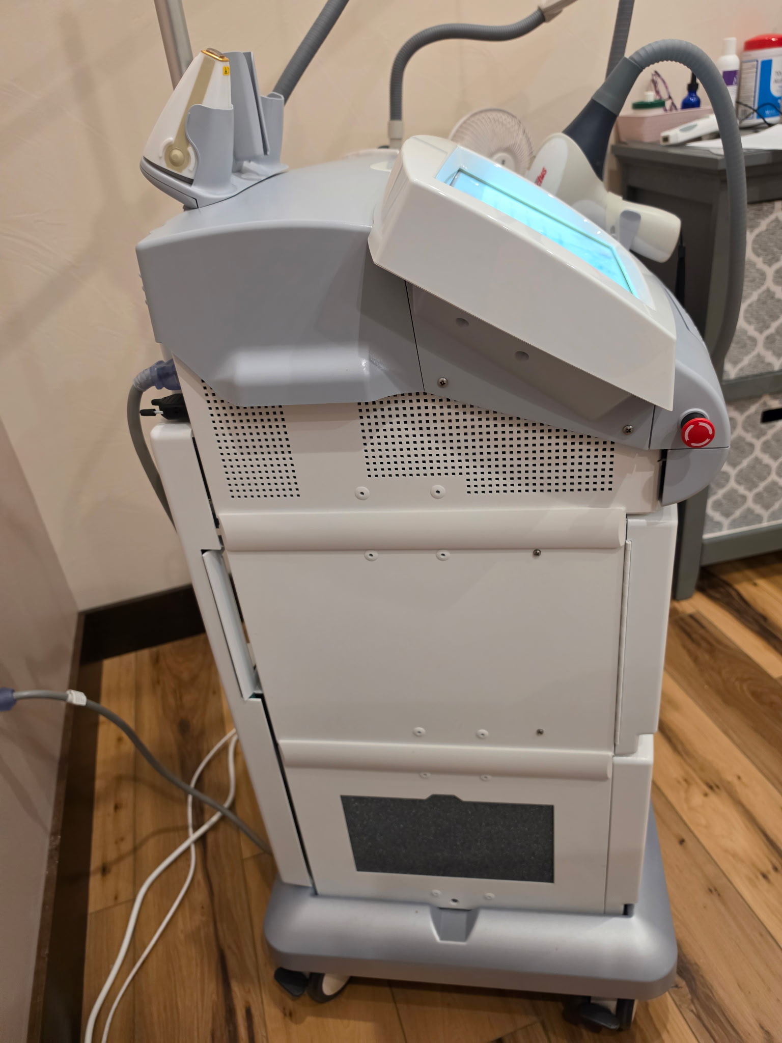 2019 Cynosure Vectus Diode Laser For Sale + New Handpiece - Image 3