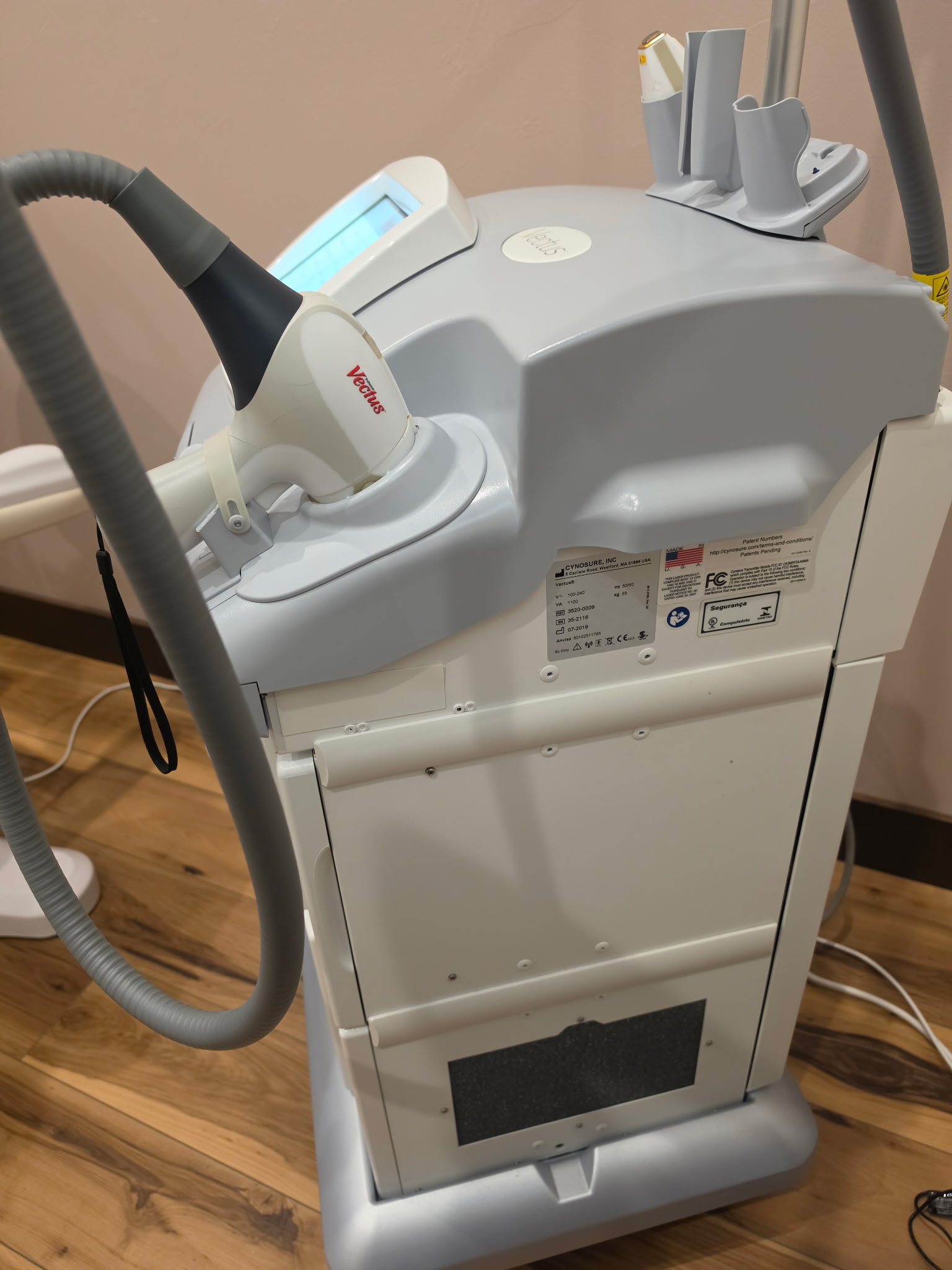 2019 Cynosure Vectus Diode Laser For Sale + New Handpiece - Image 4