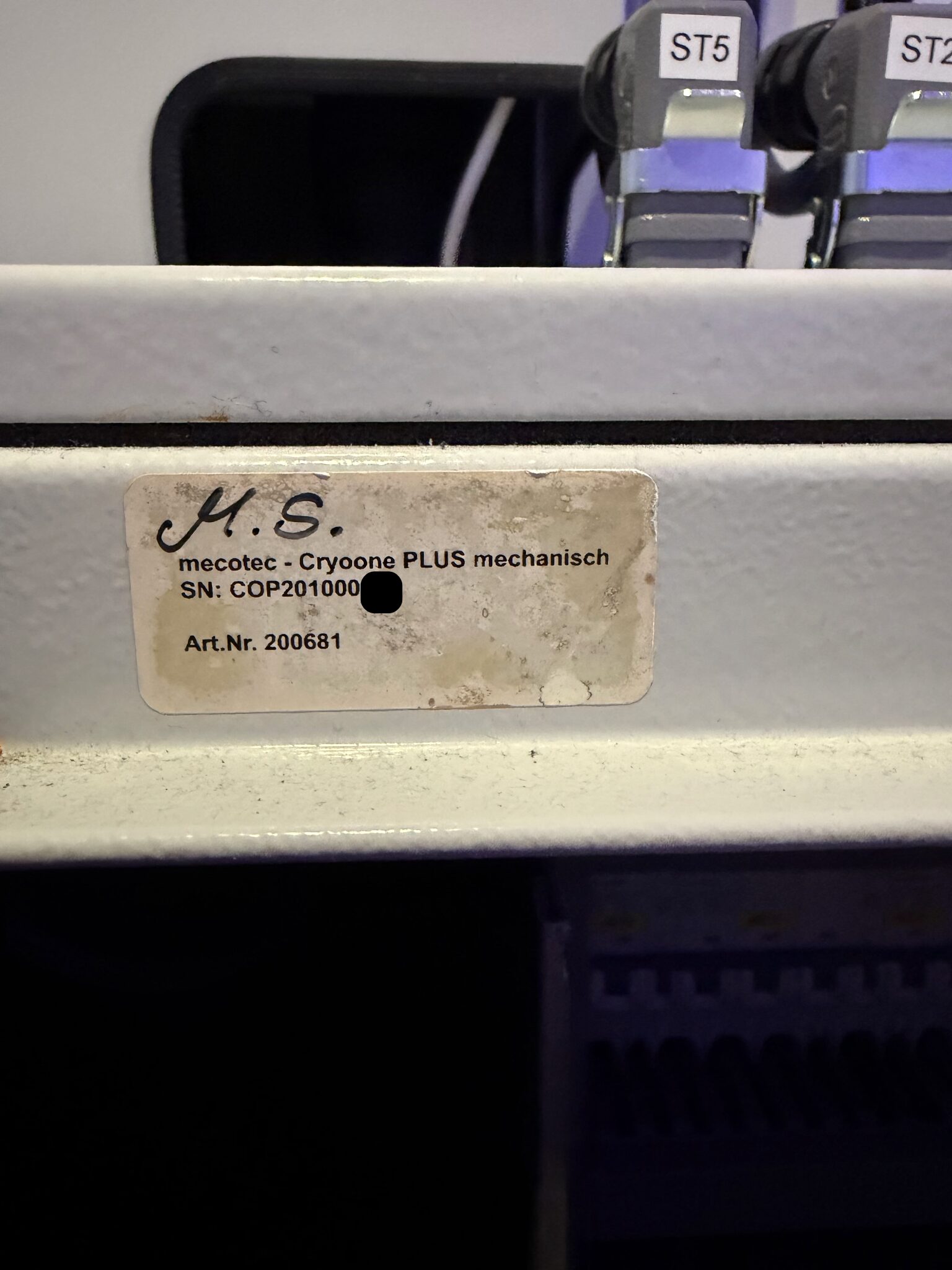 CryoOne Plus manufacturer label