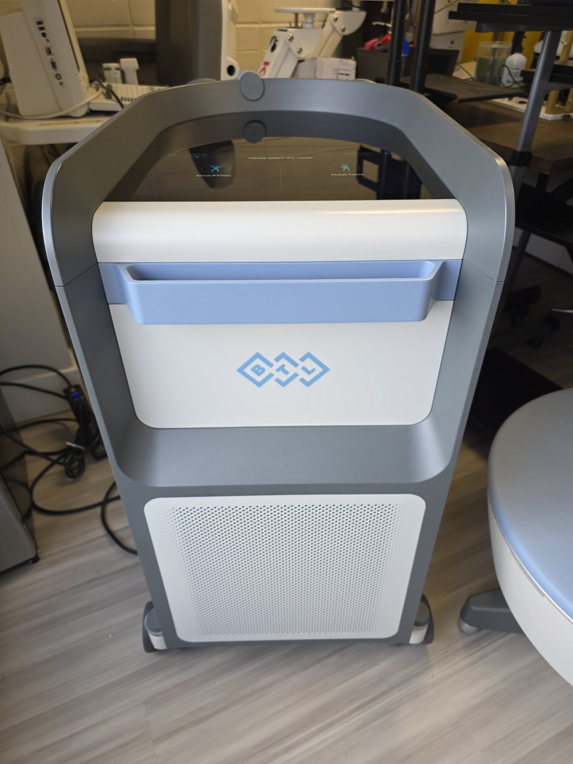 2021 Emsculpt Neo front view