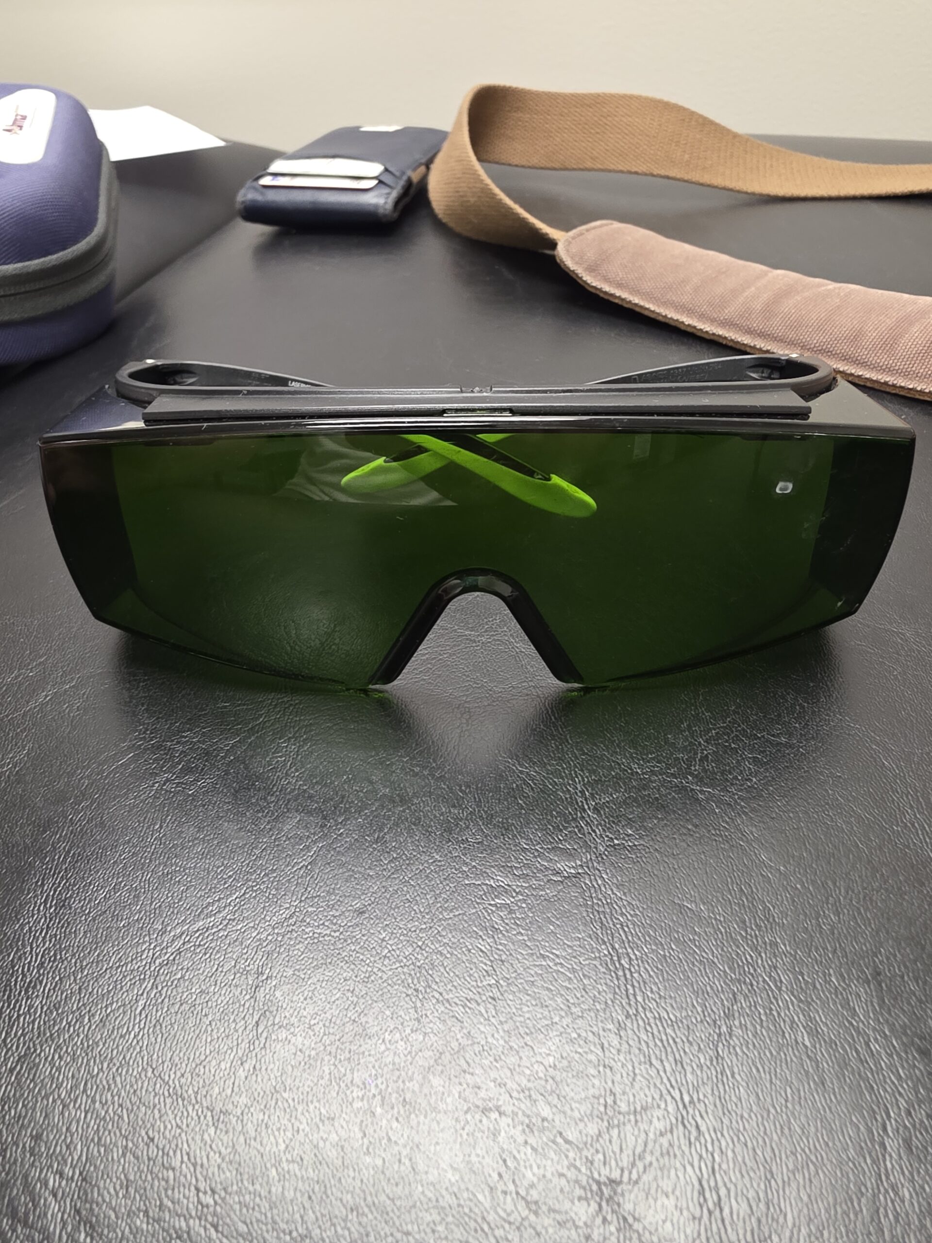 Alma Harmony XL Pro operator safety green goggles