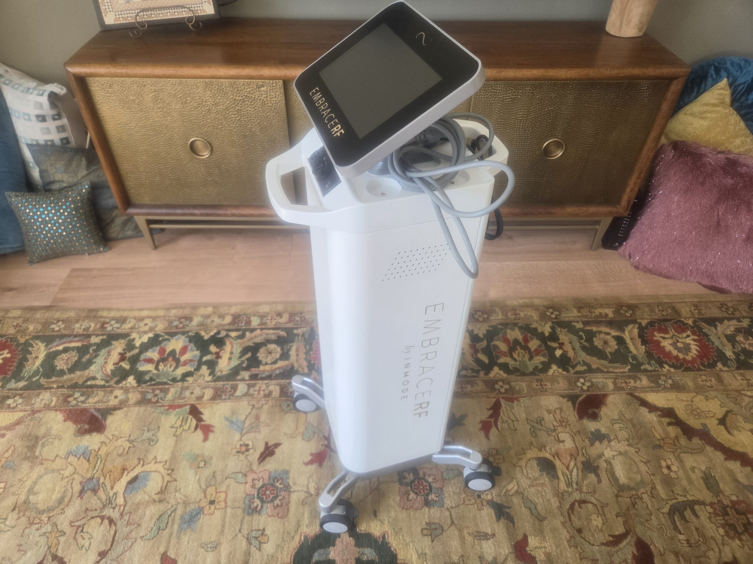 2019 InMode EmbraceRF with FaceTite & AccuTite For Sale - Image 4