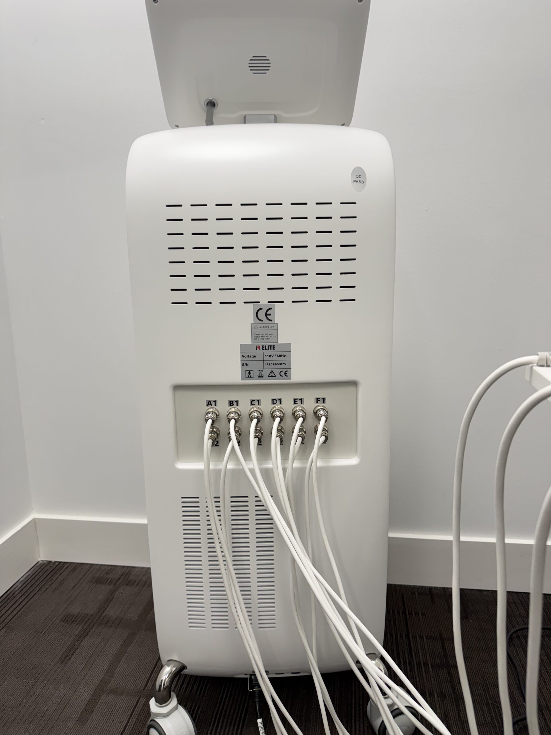 2024 Invisa RED IR Elite Fat Reduction Diode Laser For Sale - Image 4