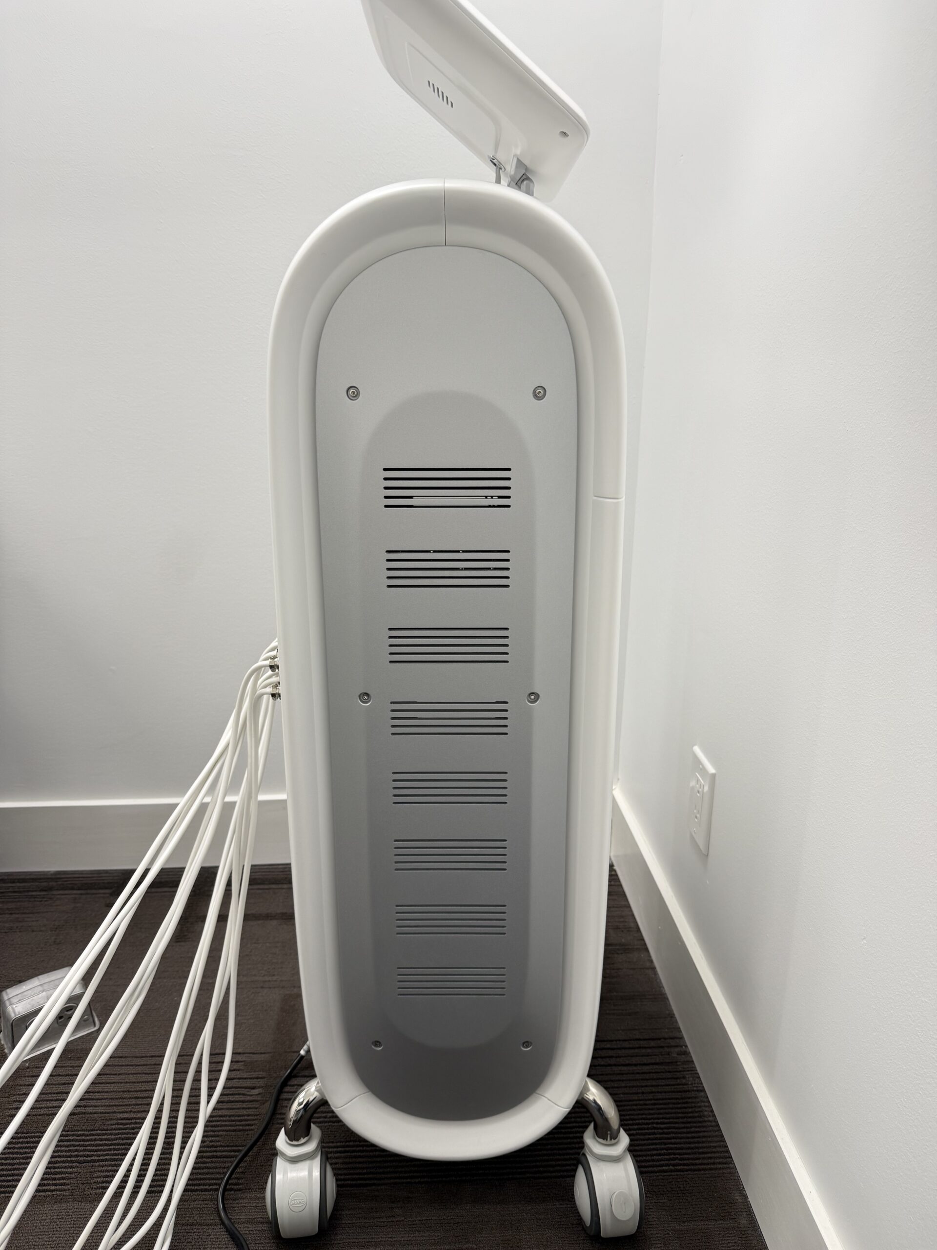 2024 Invisa RED IR Elite Fat Reduction Diode Laser For Sale - Image 2